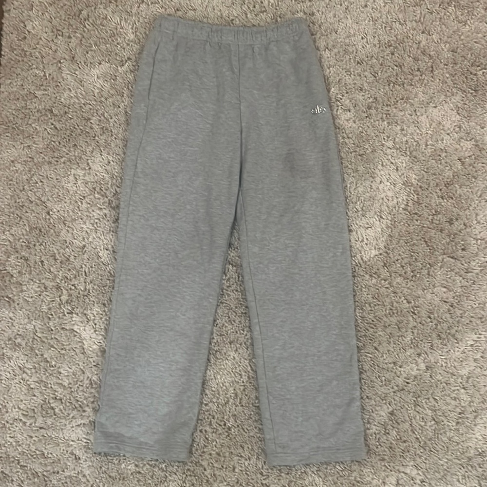 Alo Gray Accolade Straight Leg size M!